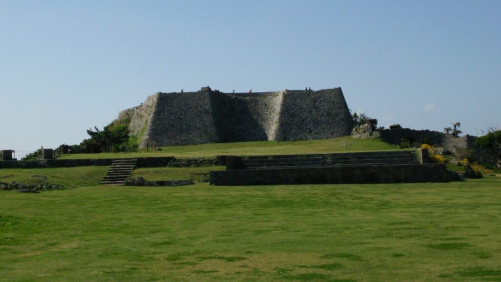 中城城の三の郭と馬場