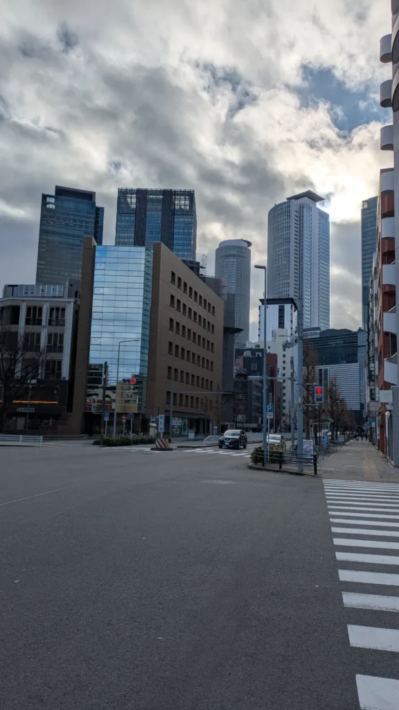 那古野交差点から見る名古屋駅の高層ビル群