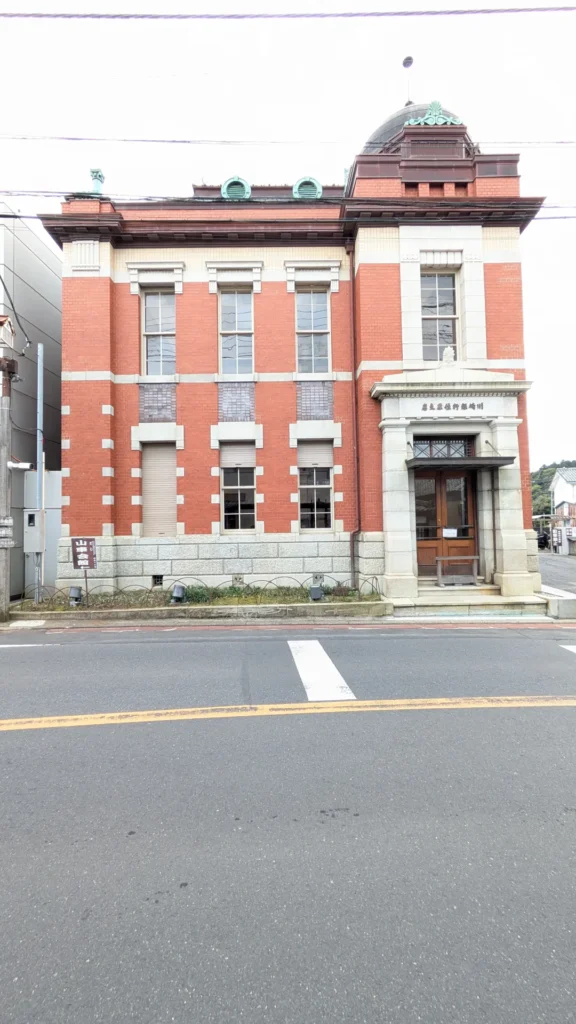 明治時代に建てられたレンガ造りの三菱館